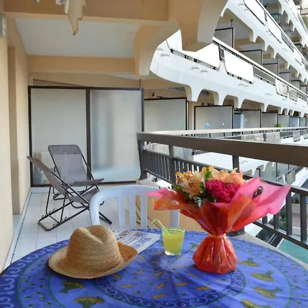 2p, 4 Couchages, Terrasse Et Salon De Jardin à 200m De La Plage, - Fr-1-226a-22 Appartement *