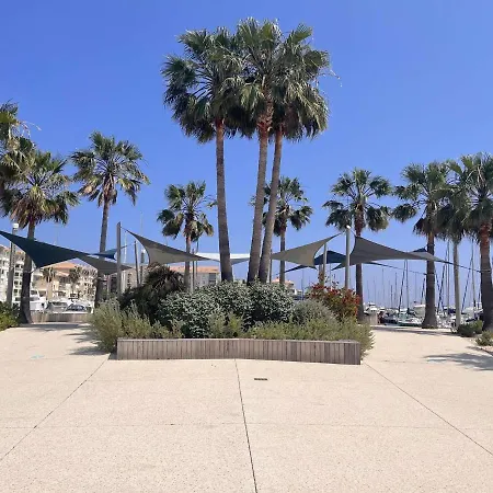 2p, 4 Couchages, Terrasse Et Salon De Jardin à 200m De La Plage, - Fr-1-226a-22